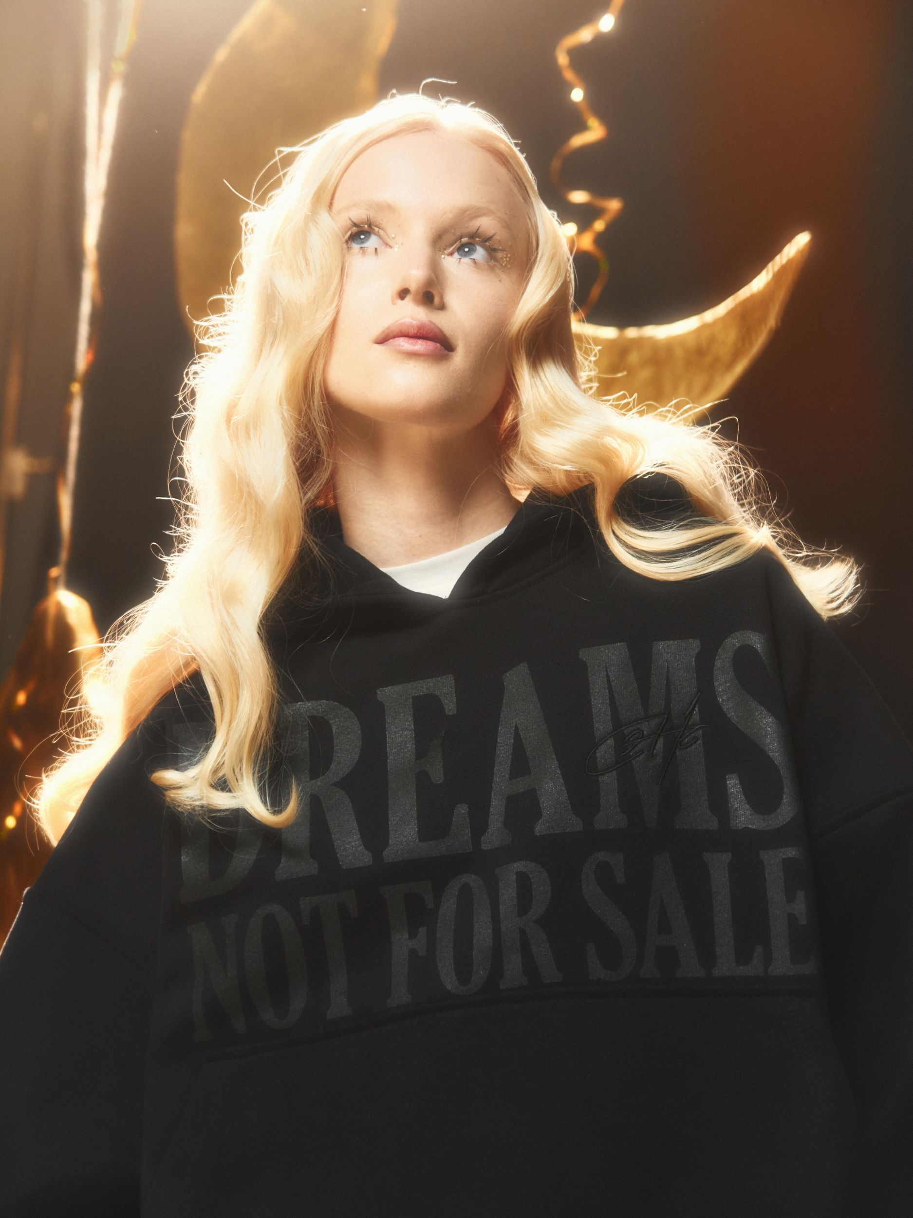 Худи "Dreams not for sale" Черный