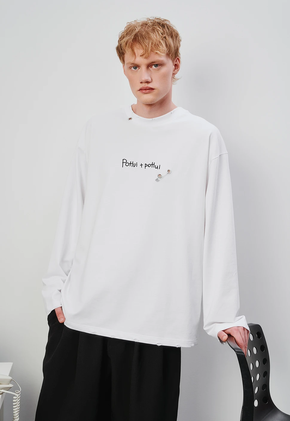 Лонгслив "Po*ui+Po*ui" белый