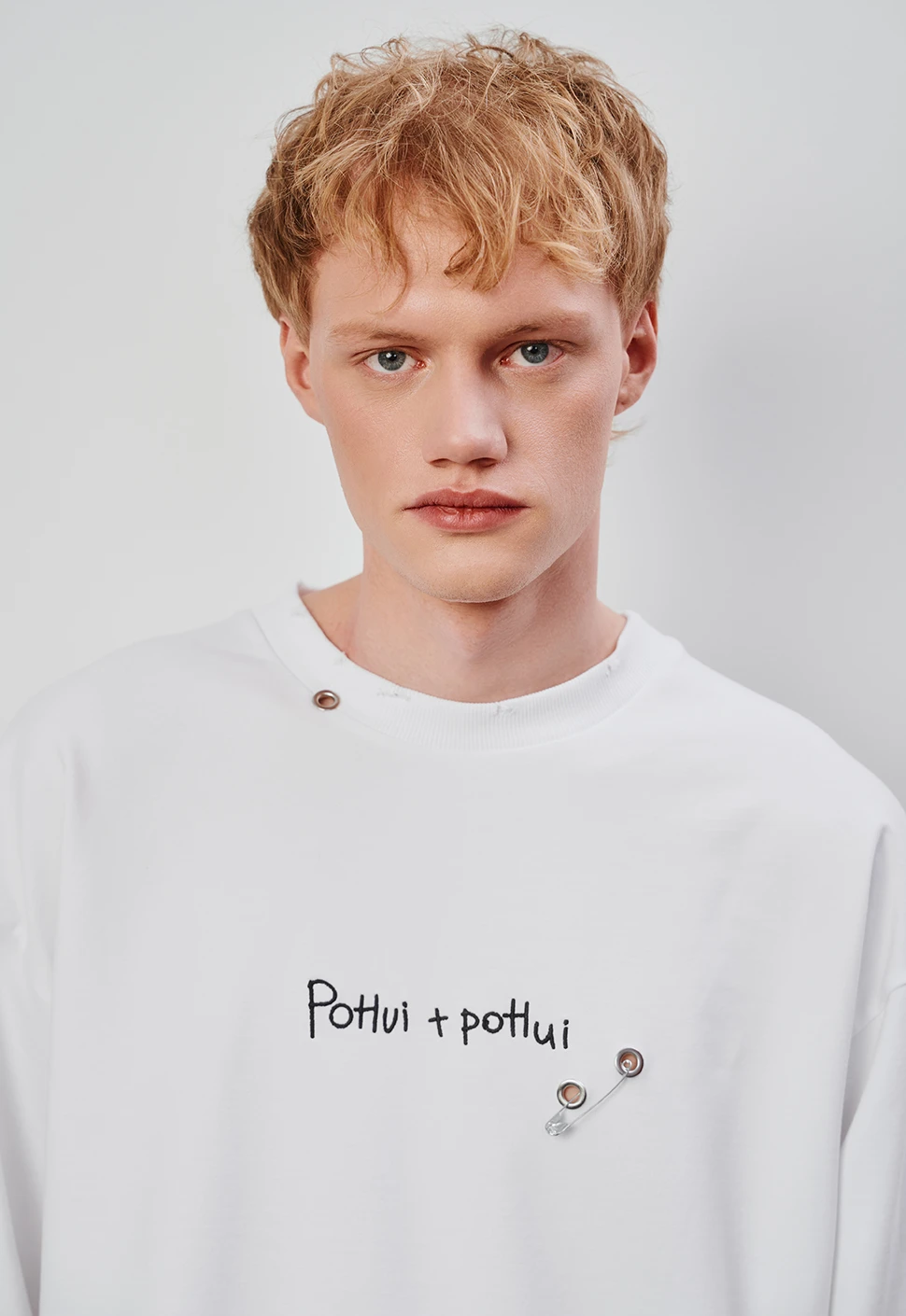 Лонгслив "Po*ui+Po*ui" белый