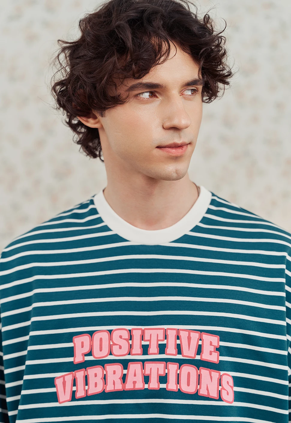 Футболка "Positive vibrations" матча латте