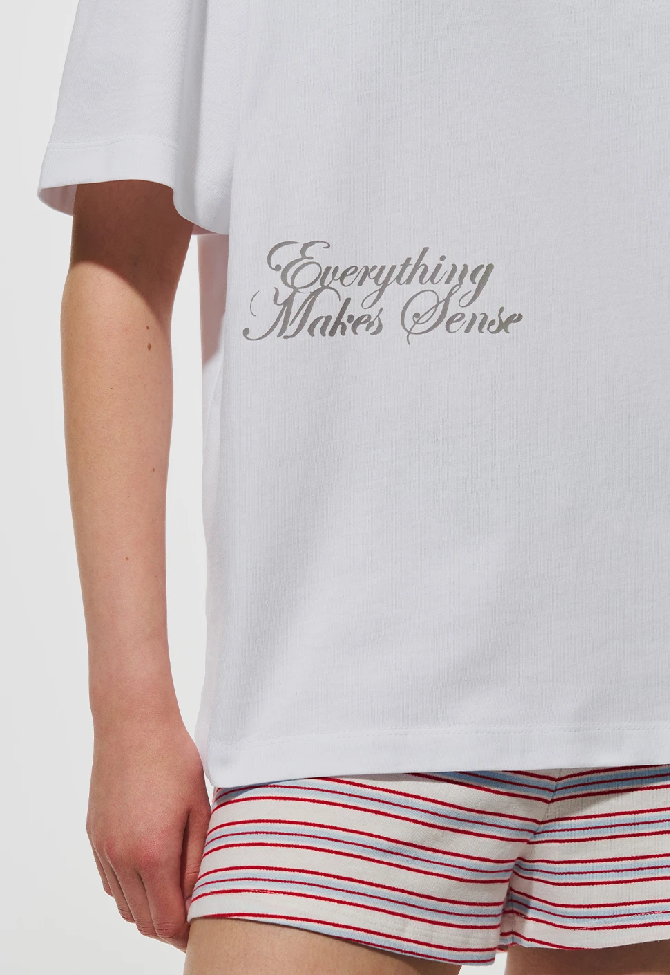 Футболка "EVERYTHING" белая